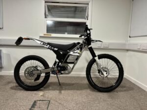 Used SURRON LBX electric motorcycle in excellent condition, ready for off-road and urban riding.